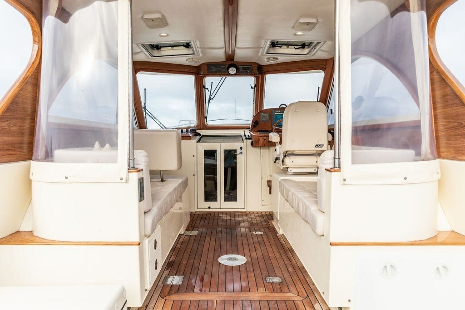 2007 Legacy Yachts 32