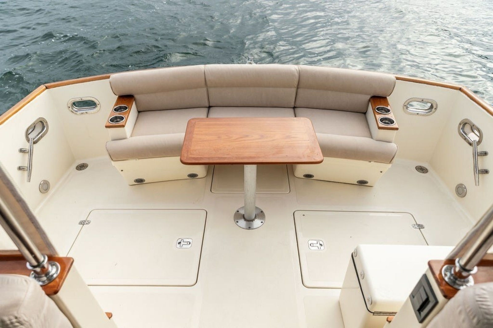 2007 Legacy Yachts 32