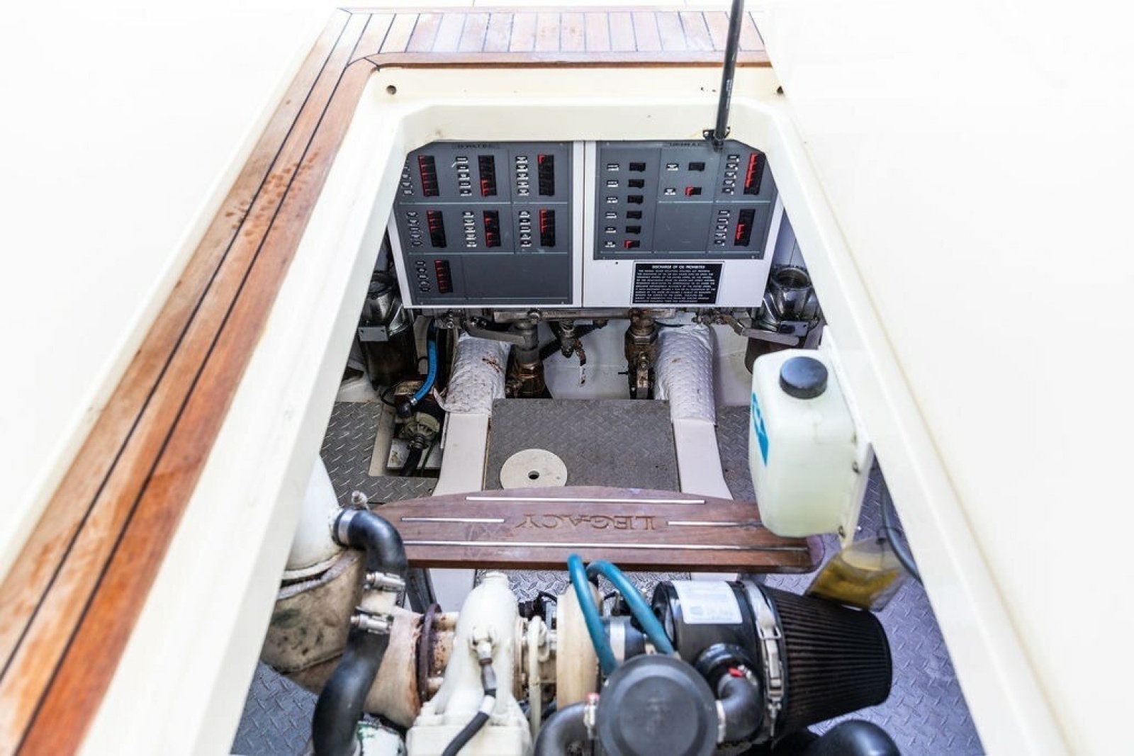 2007 Legacy Yachts 32