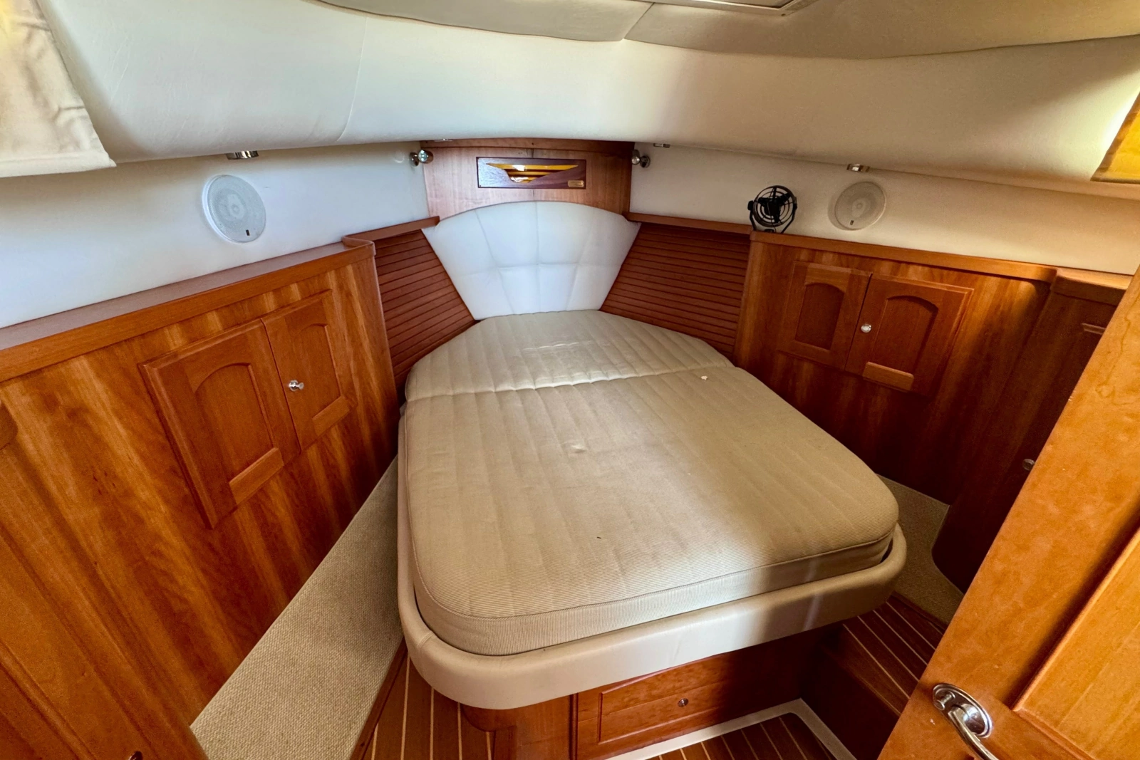 2007 Legacy Yachts 32