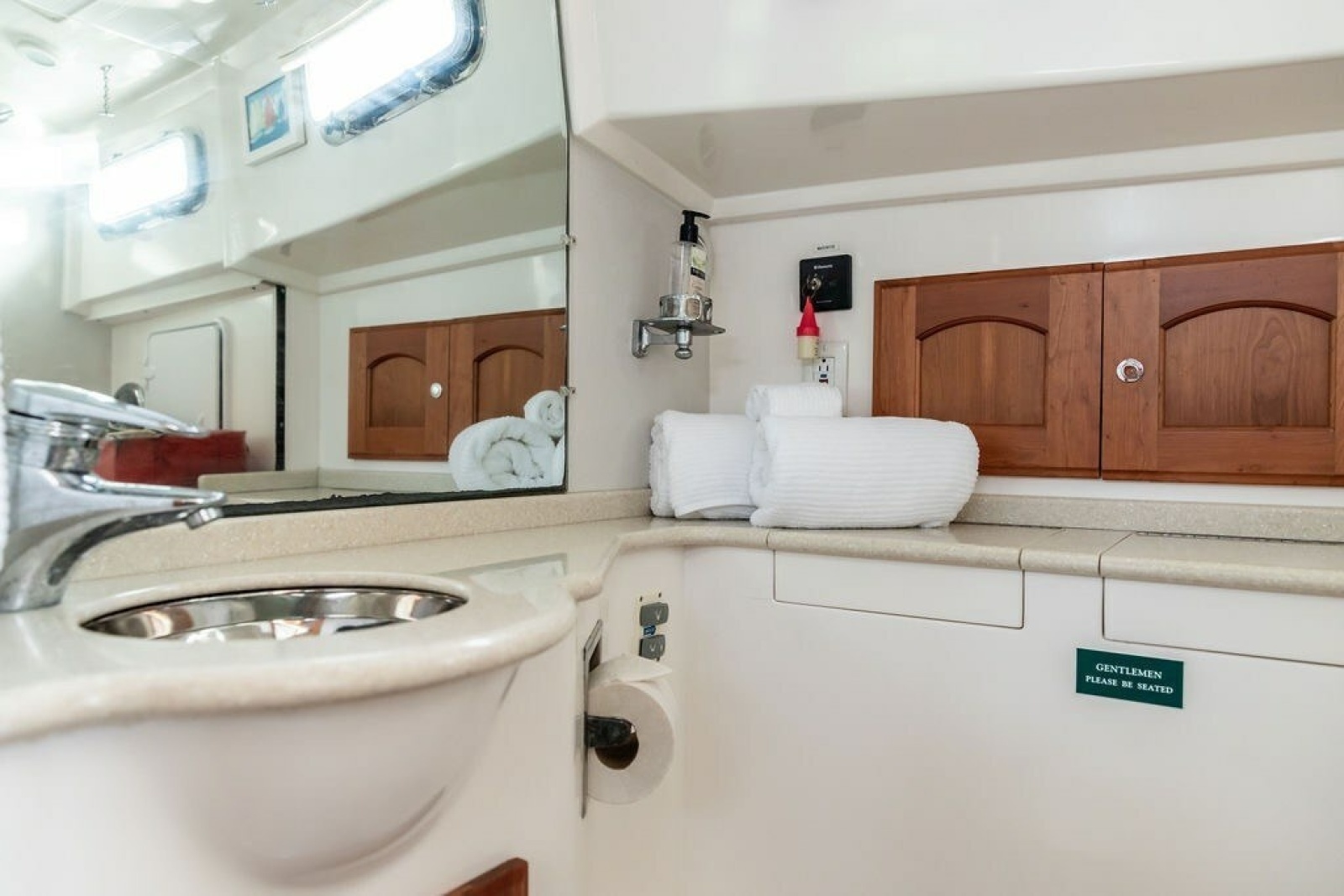 2007 Legacy Yachts 32