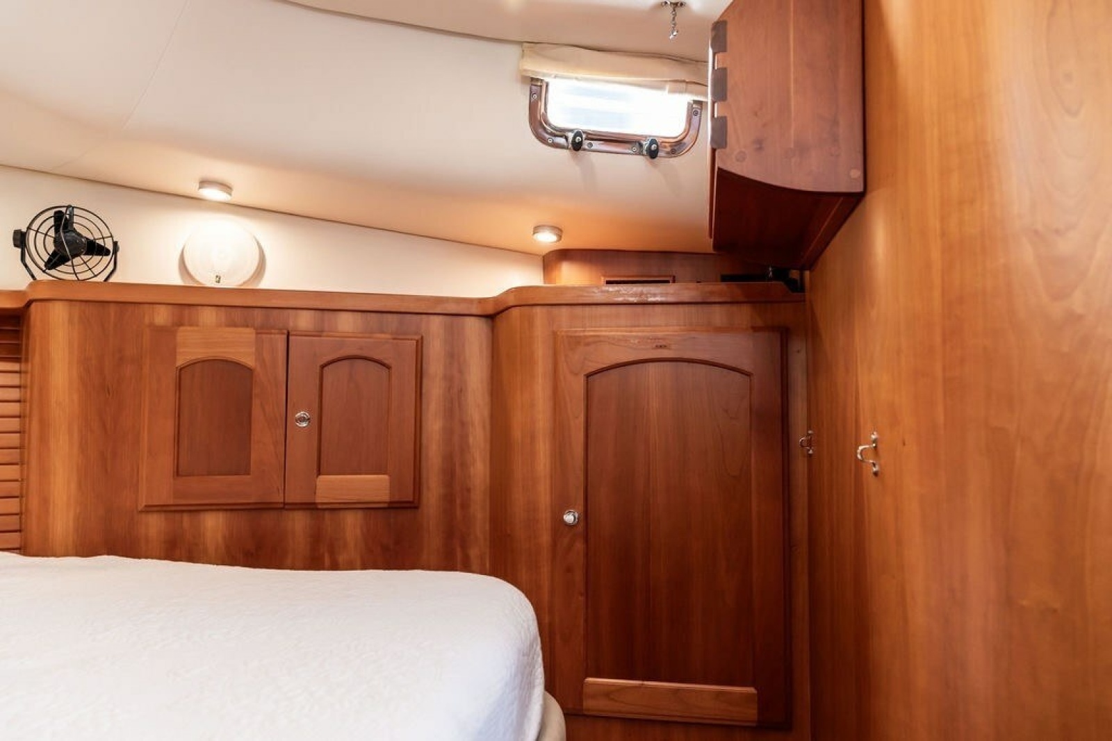 2007 Legacy Yachts 32