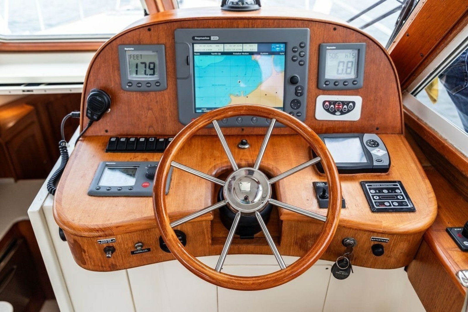 2007 Legacy Yachts 32