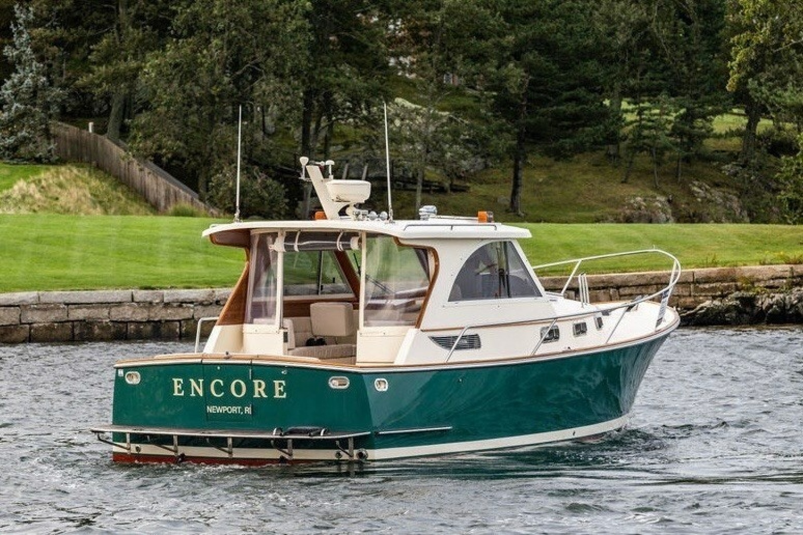 2007 Legacy Yachts 32