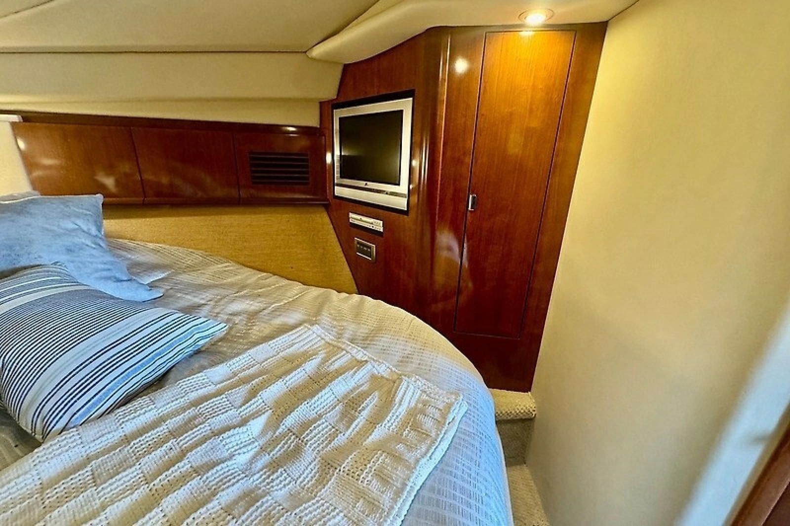 2005 Sea Ray 390 Sundancer