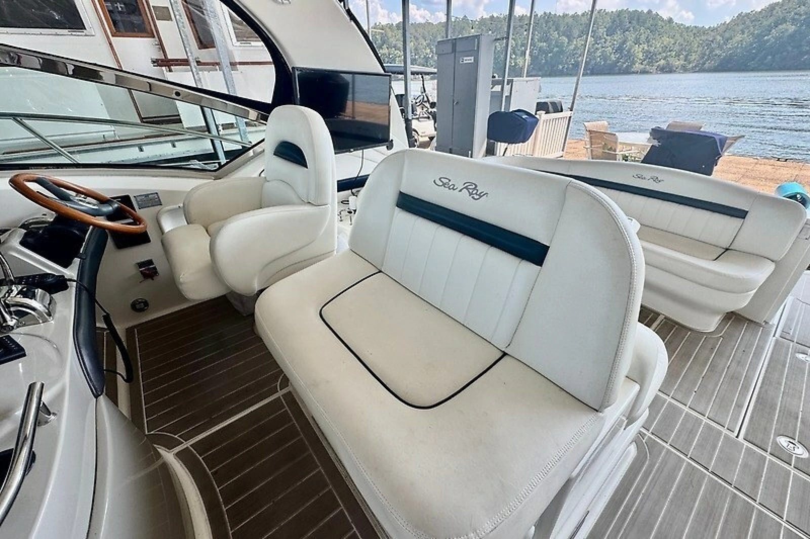 2005 Sea Ray 390 Sundancer