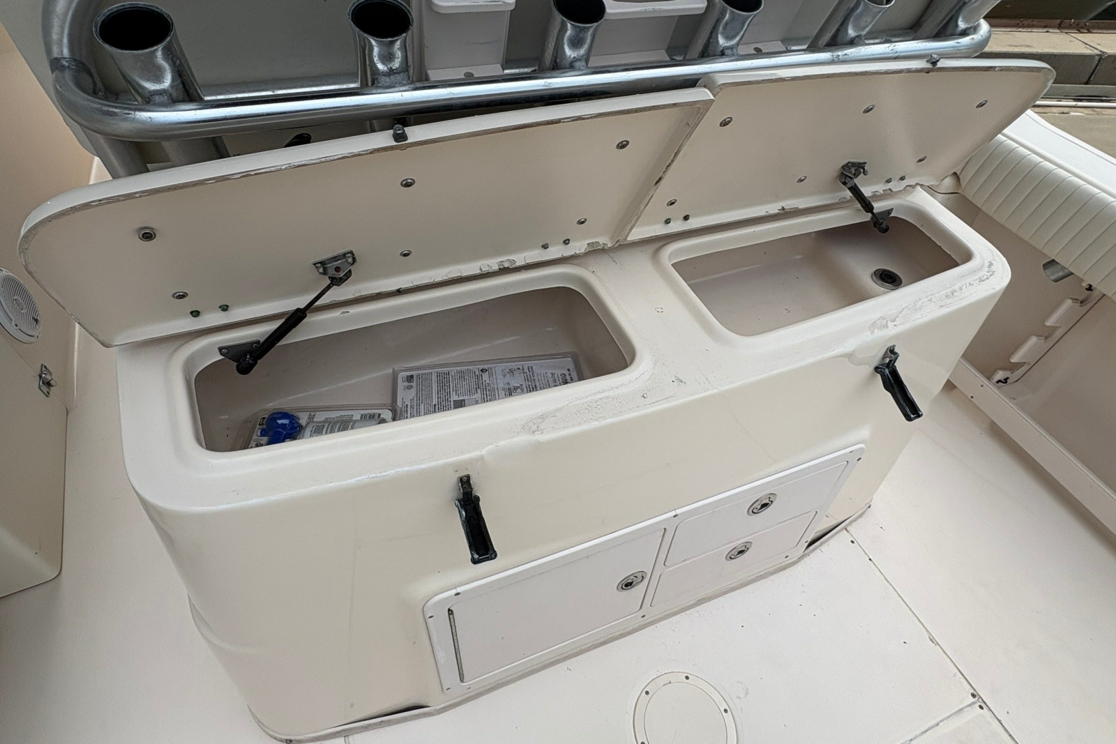 2004 Grady-White Bimini 306