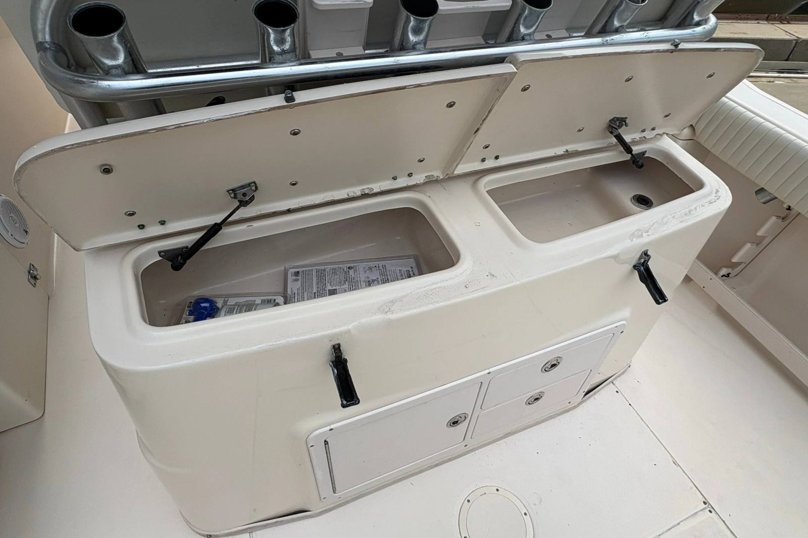 2004 Grady-White Bimini 306