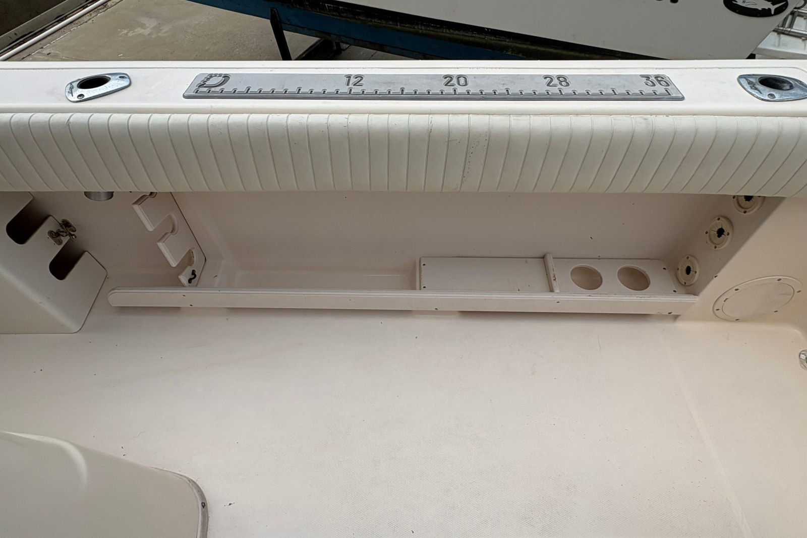 2004 Grady-White Bimini 306