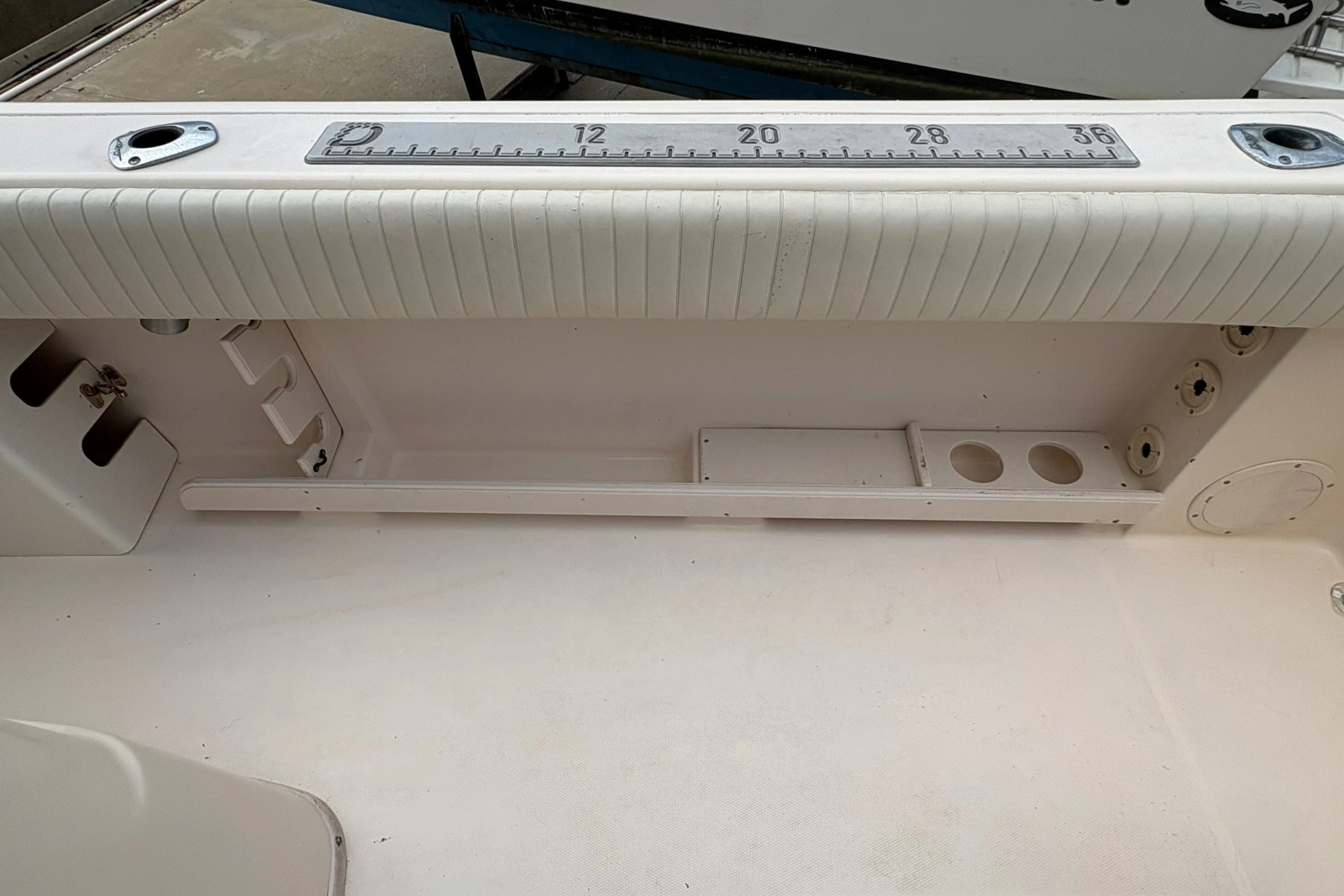 2004 Grady-White Bimini 306