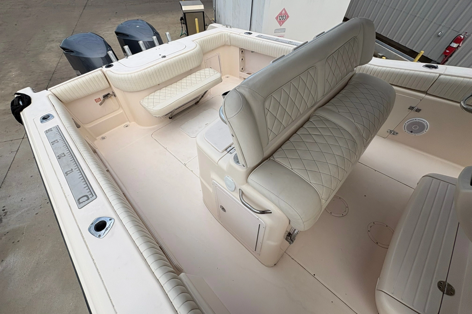 2004 Grady-White Bimini 306