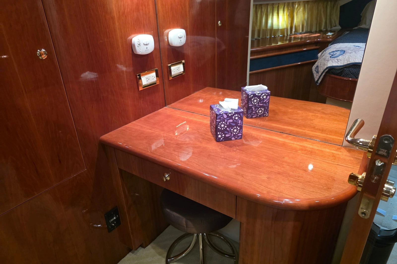 2002 Neptunus 56 Flybridge