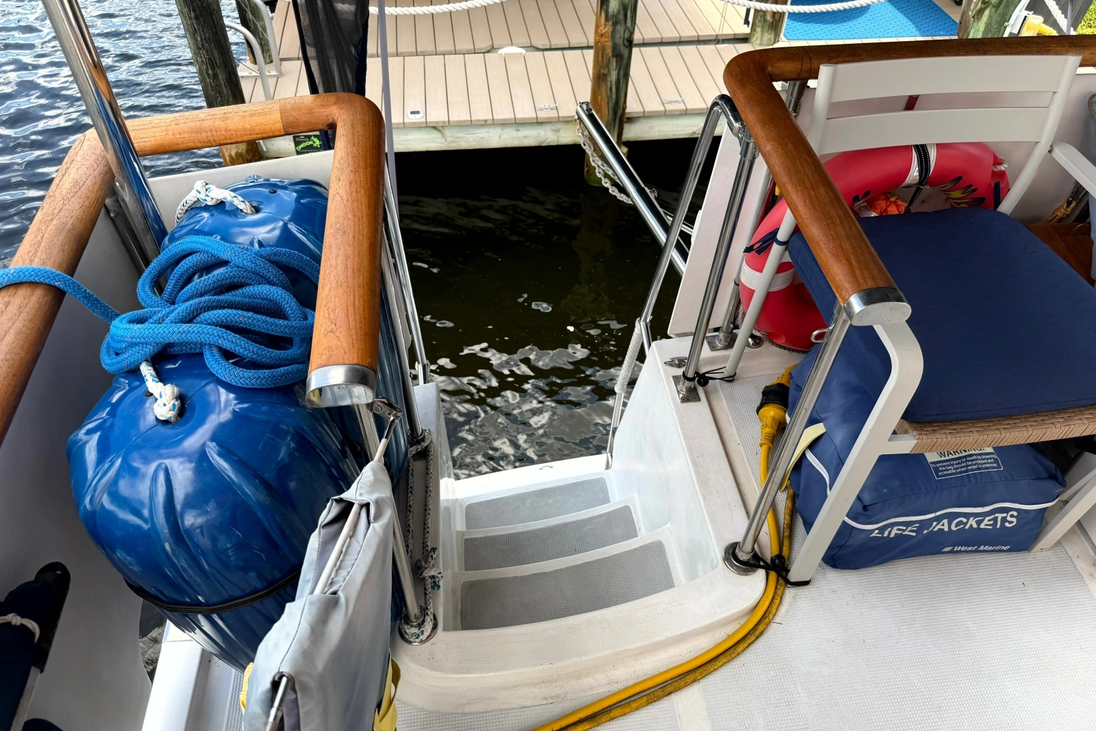 1998 Heritage East 36 Sundeck Trawler