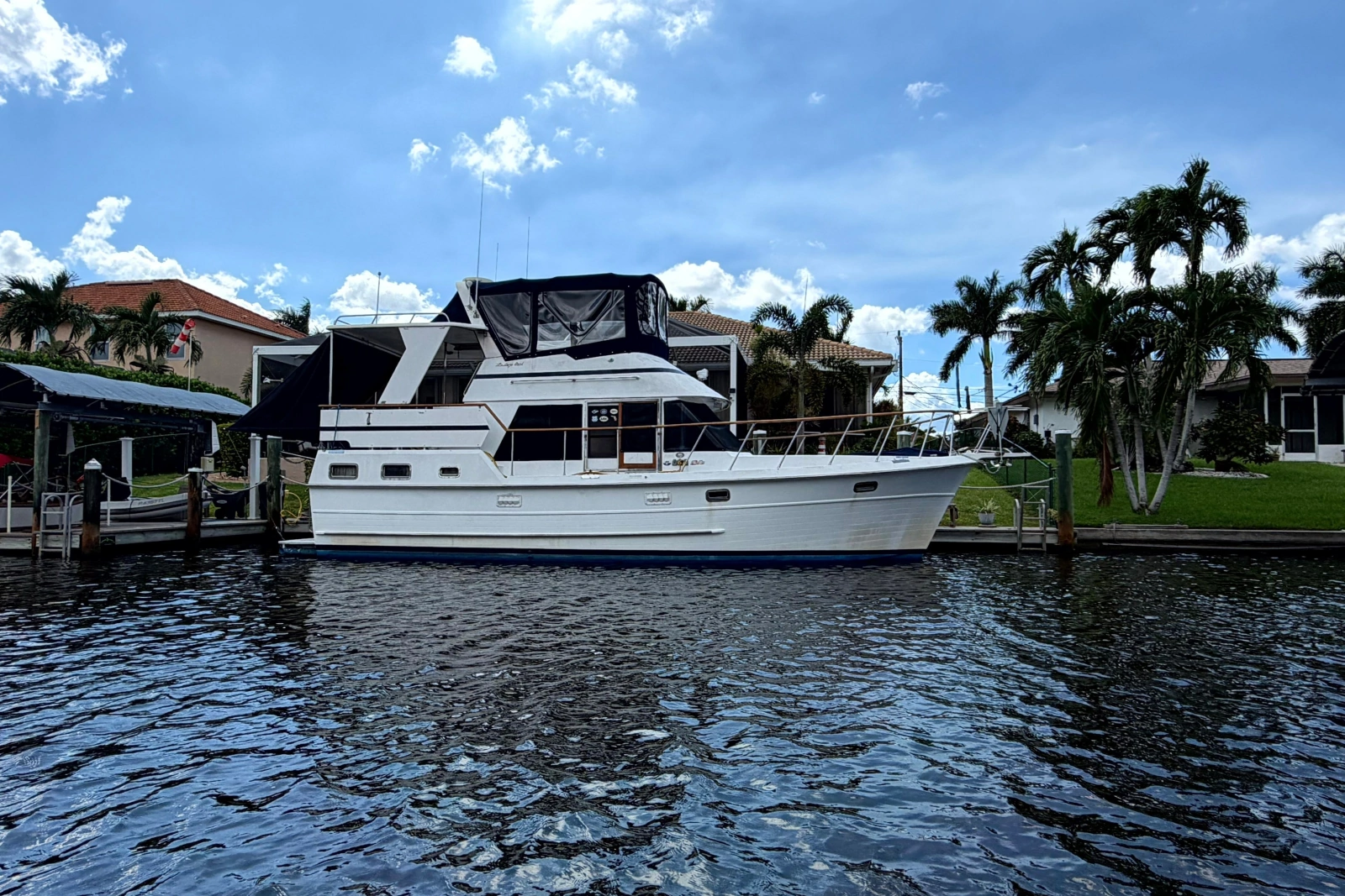 1998 Heritage East 36 Sundeck Trawler