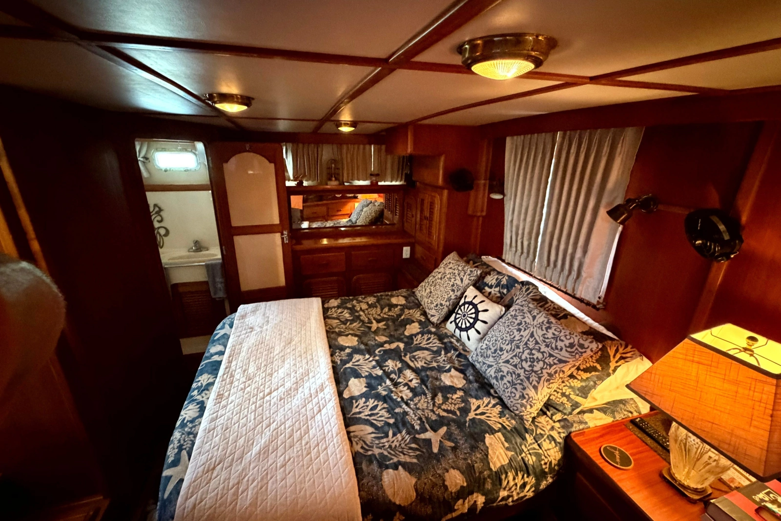 1998 Heritage East 36 Sundeck Trawler