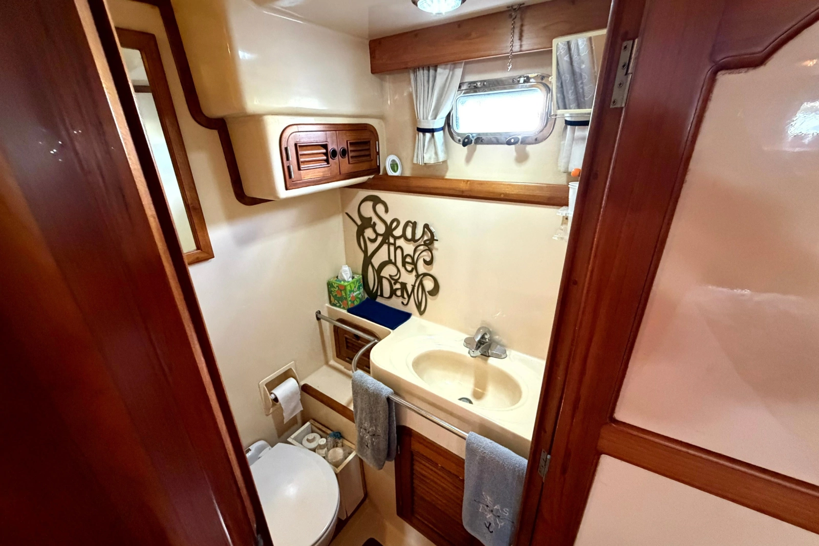 1998 Heritage East 36 Sundeck Trawler