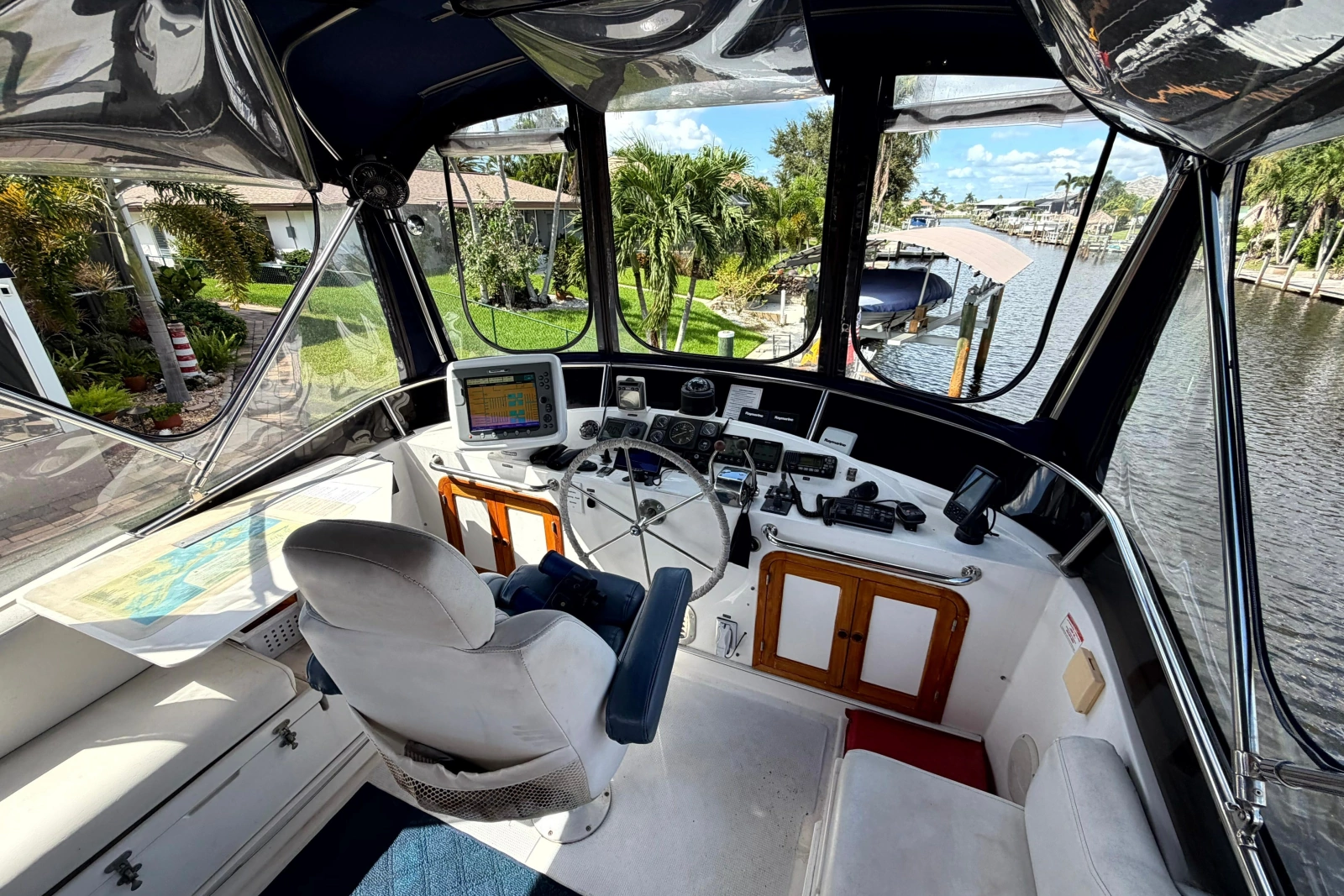 1998 Heritage East 36 Sundeck Trawler