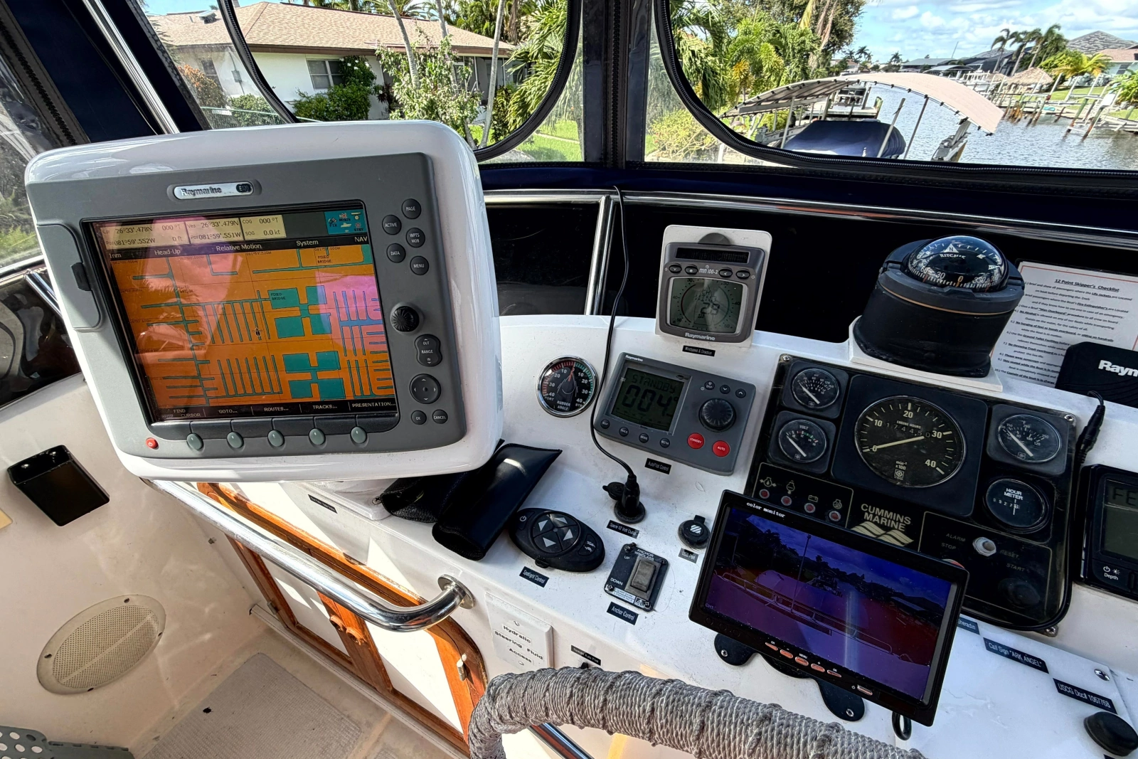 1998 Heritage East 36 Sundeck Trawler