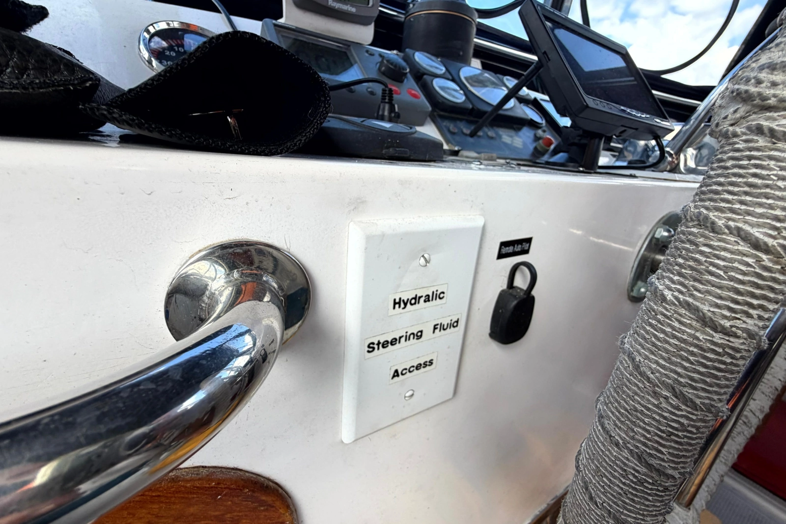 1998 Heritage East 36 Sundeck Trawler