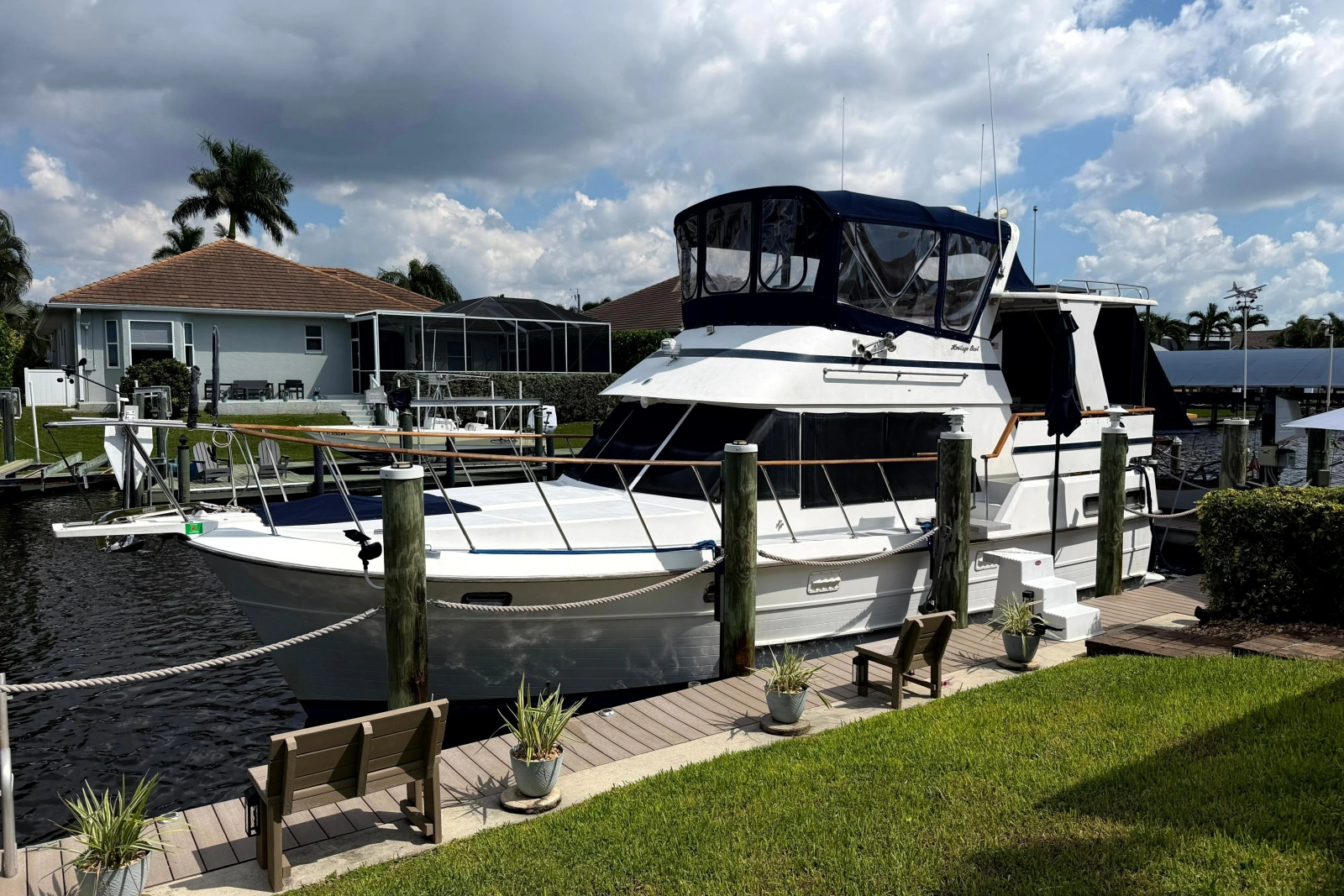 1998 Heritage East 36 Sundeck Trawler