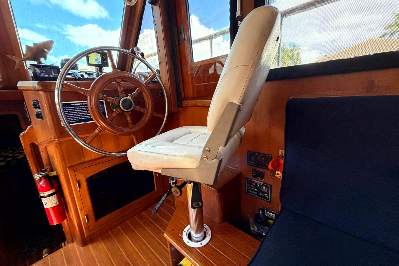 1998 Heritage East 36 Sundeck Trawler