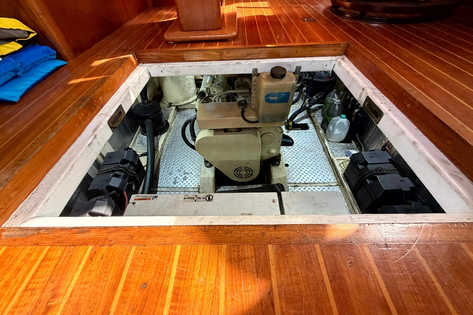 1998 Heritage East 36 Sundeck Trawler