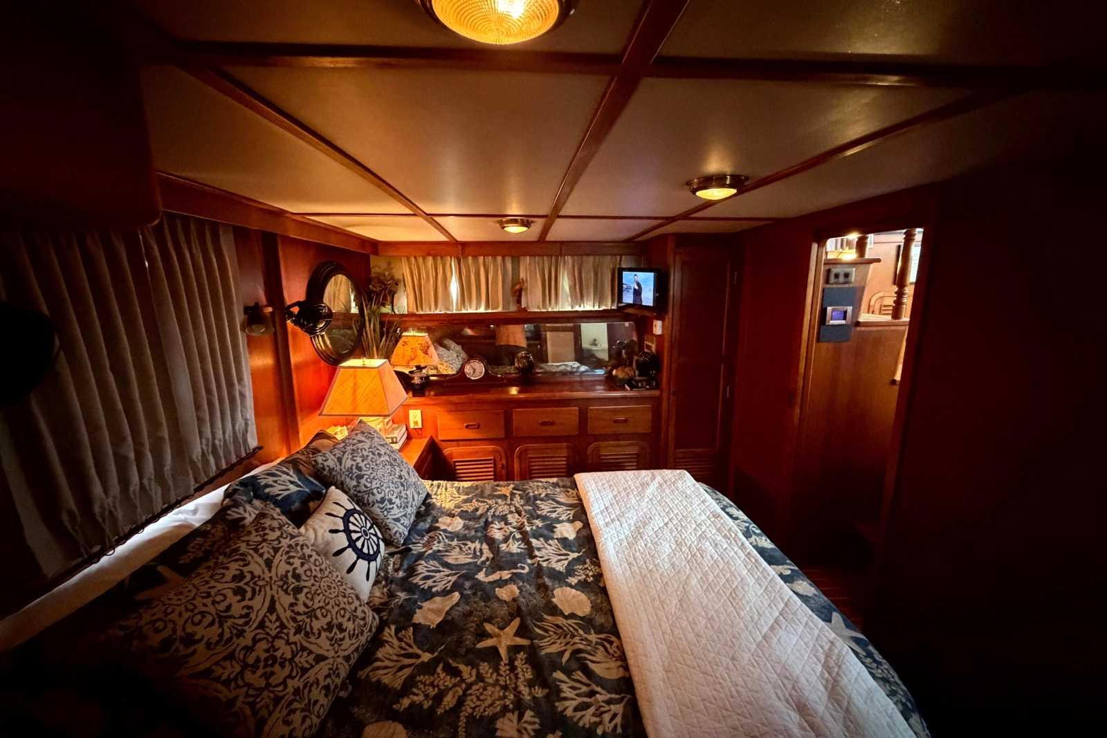 1998 Heritage East 36 Sundeck Trawler