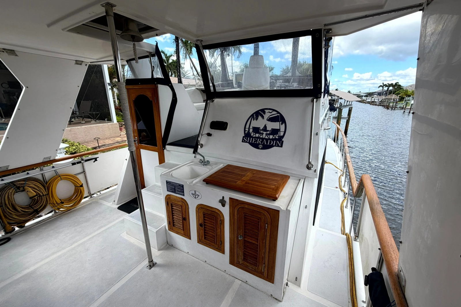 1998 Heritage East 36 Sundeck Trawler