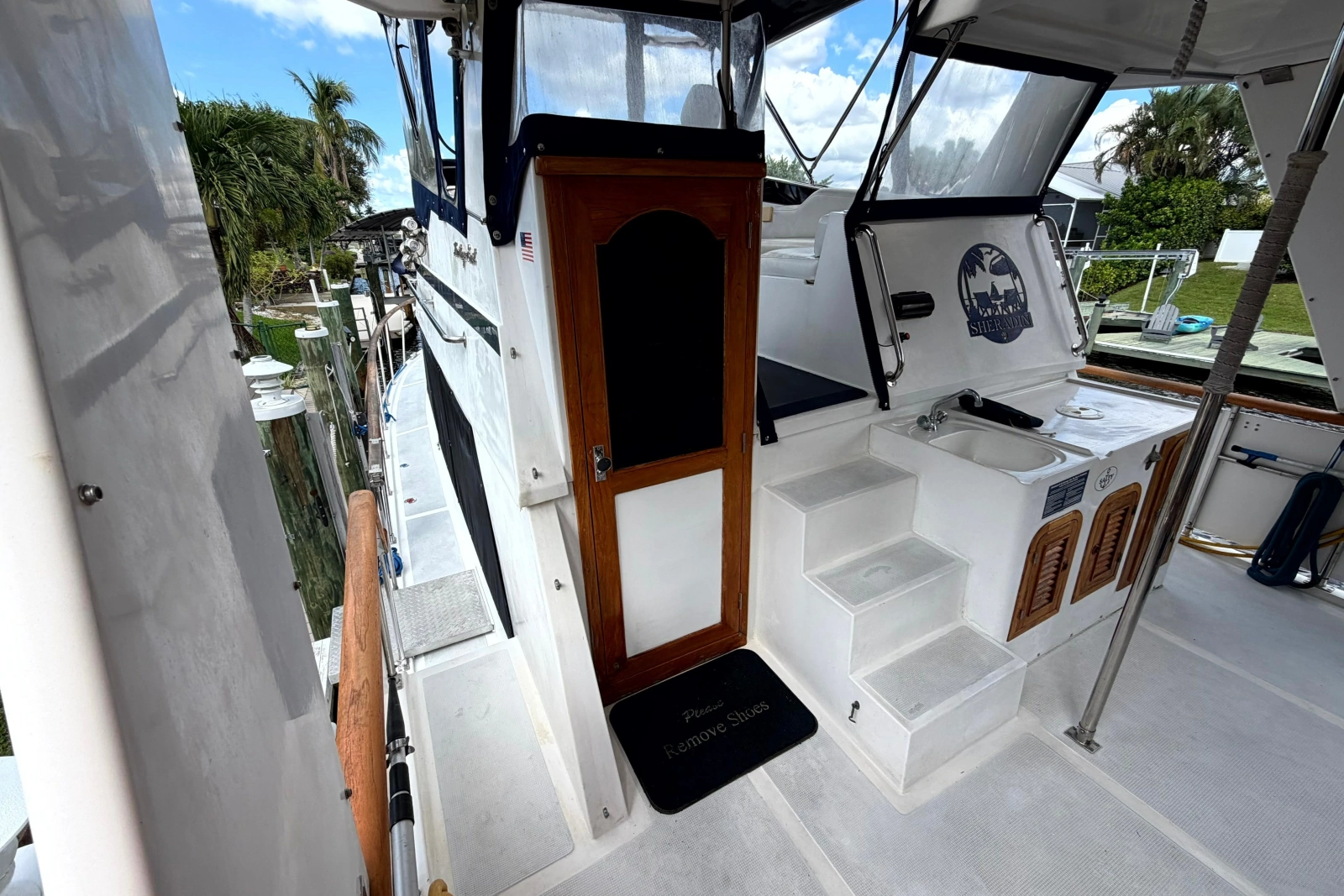 1998 Heritage East 36 Sundeck Trawler
