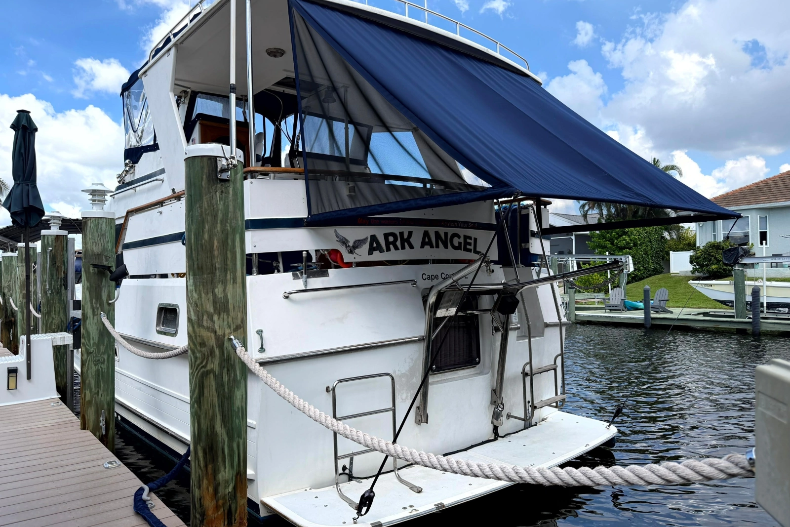1998 Heritage East 36 Sundeck Trawler