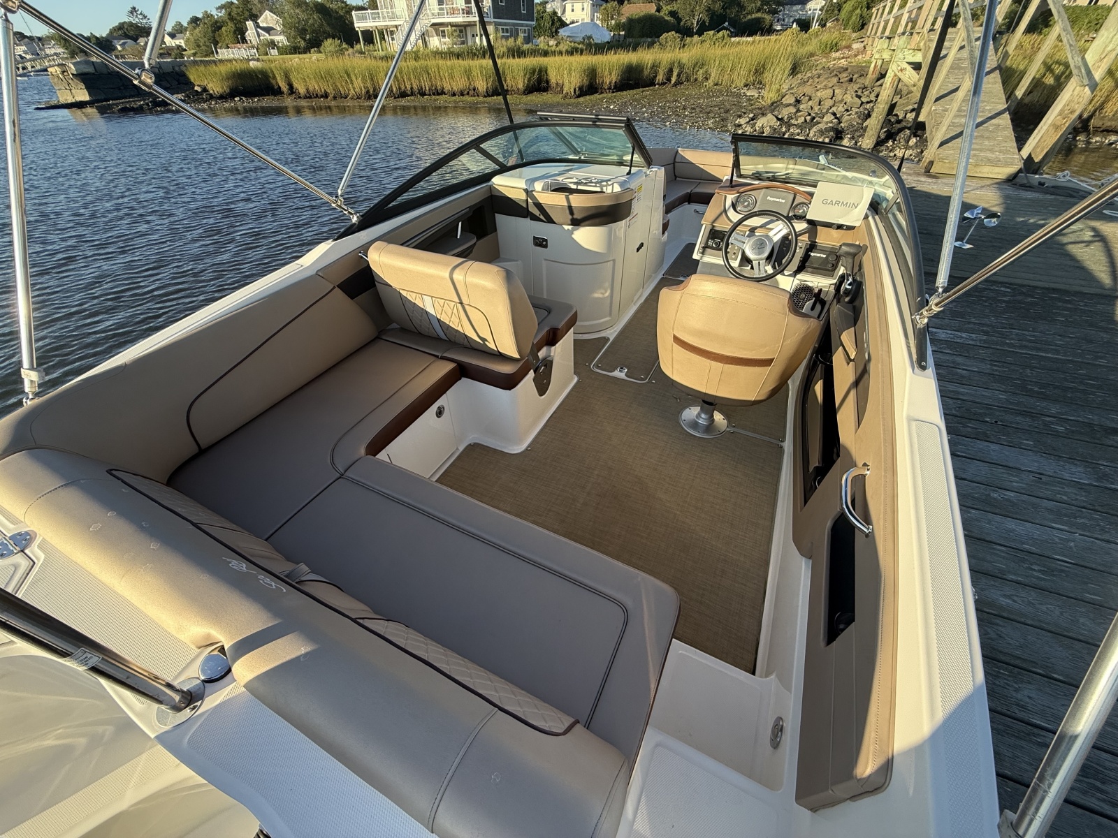 2017 Sea Ray SDX 240