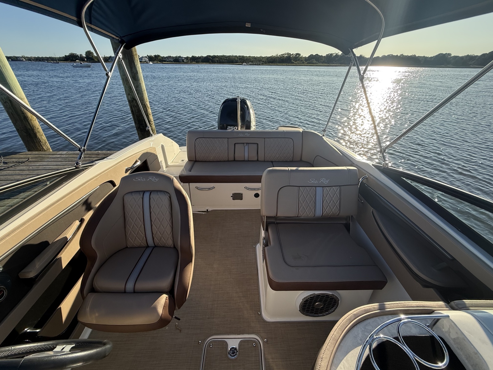 2017 Sea Ray SDX 240