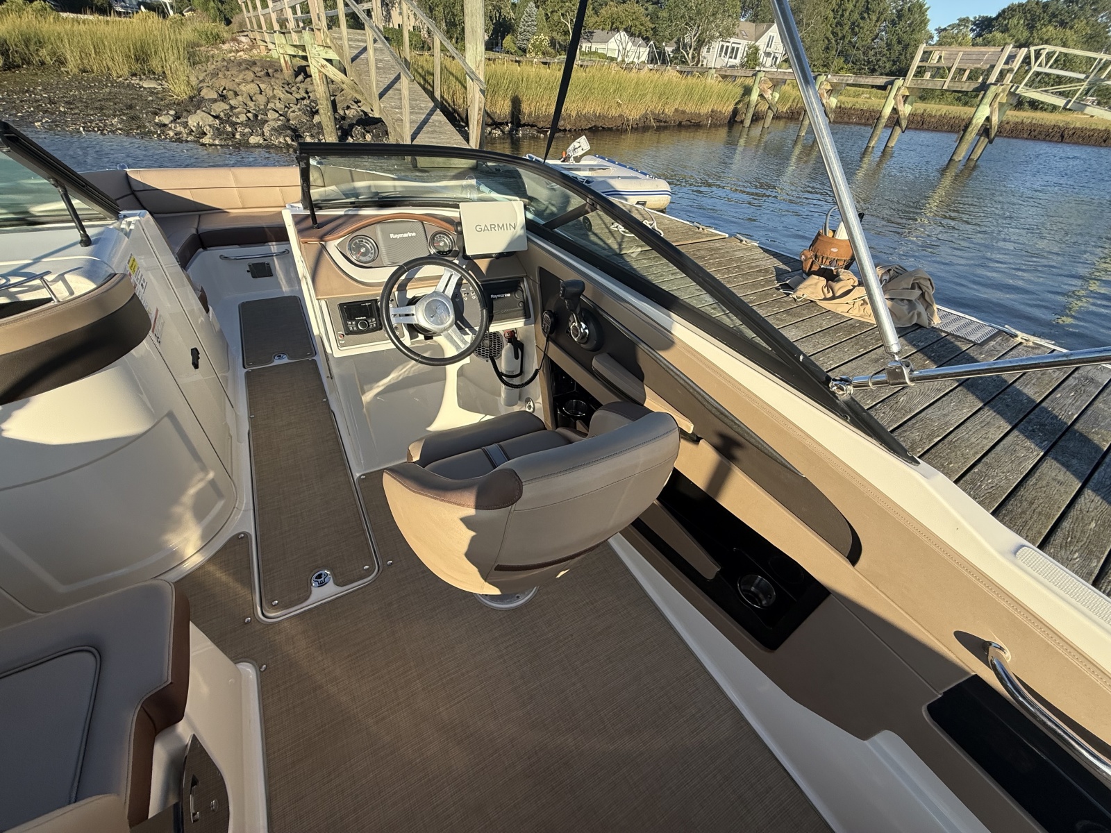 2017 Sea Ray SDX 240