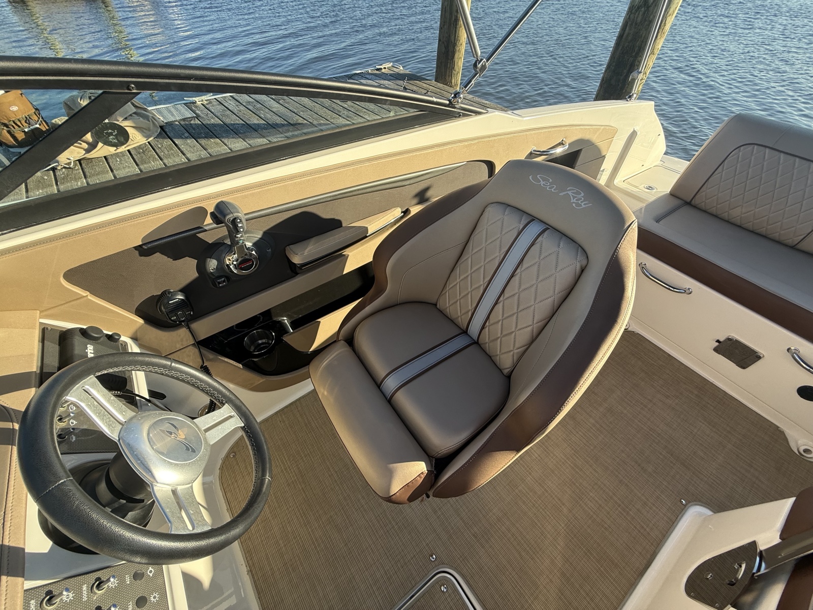 2017 Sea Ray SDX 240