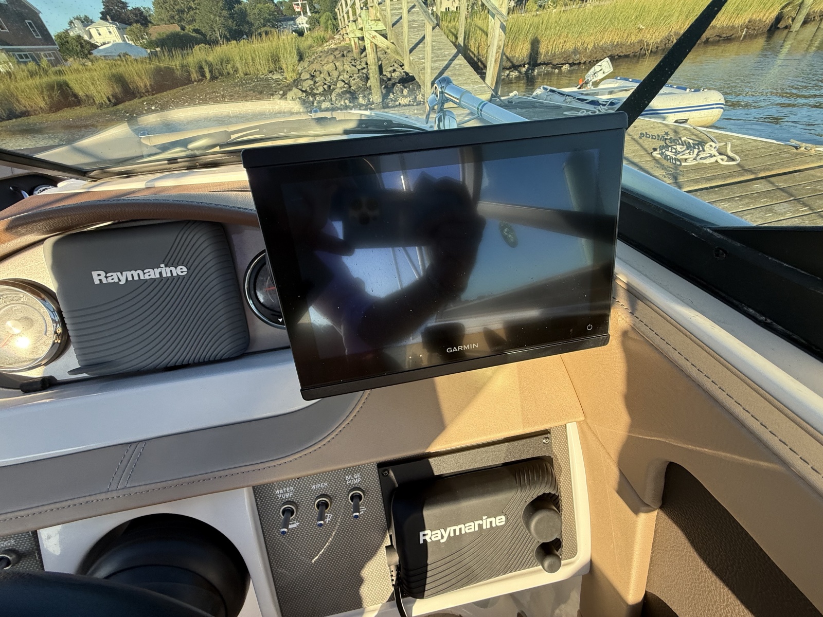 2017 Sea Ray SDX 240