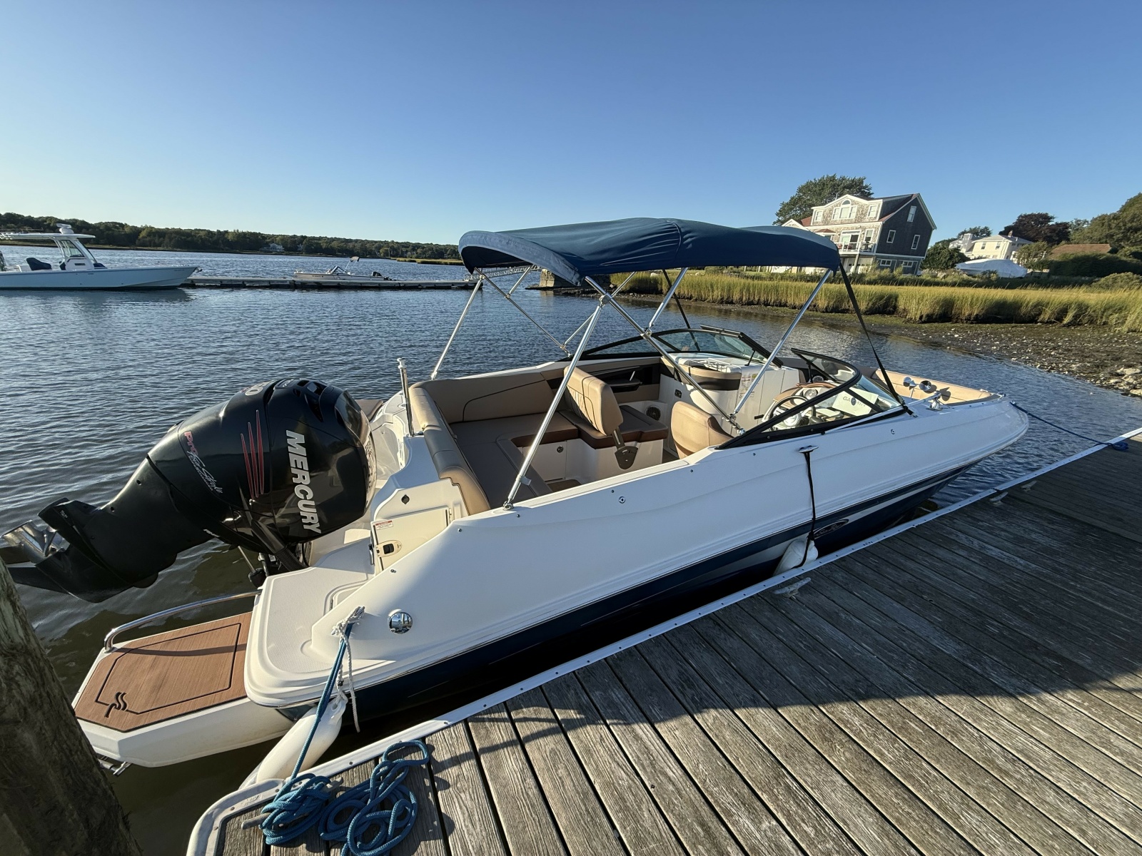 2017 Sea Ray SDX 240