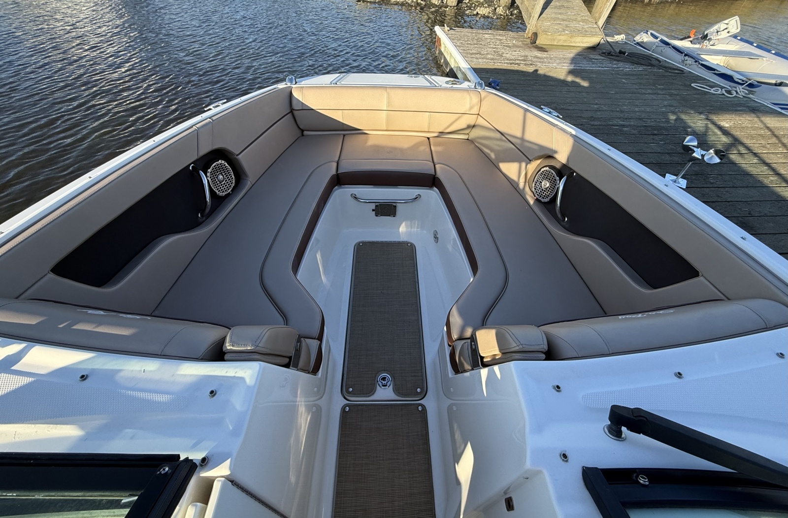 2017 Sea Ray SDX 240