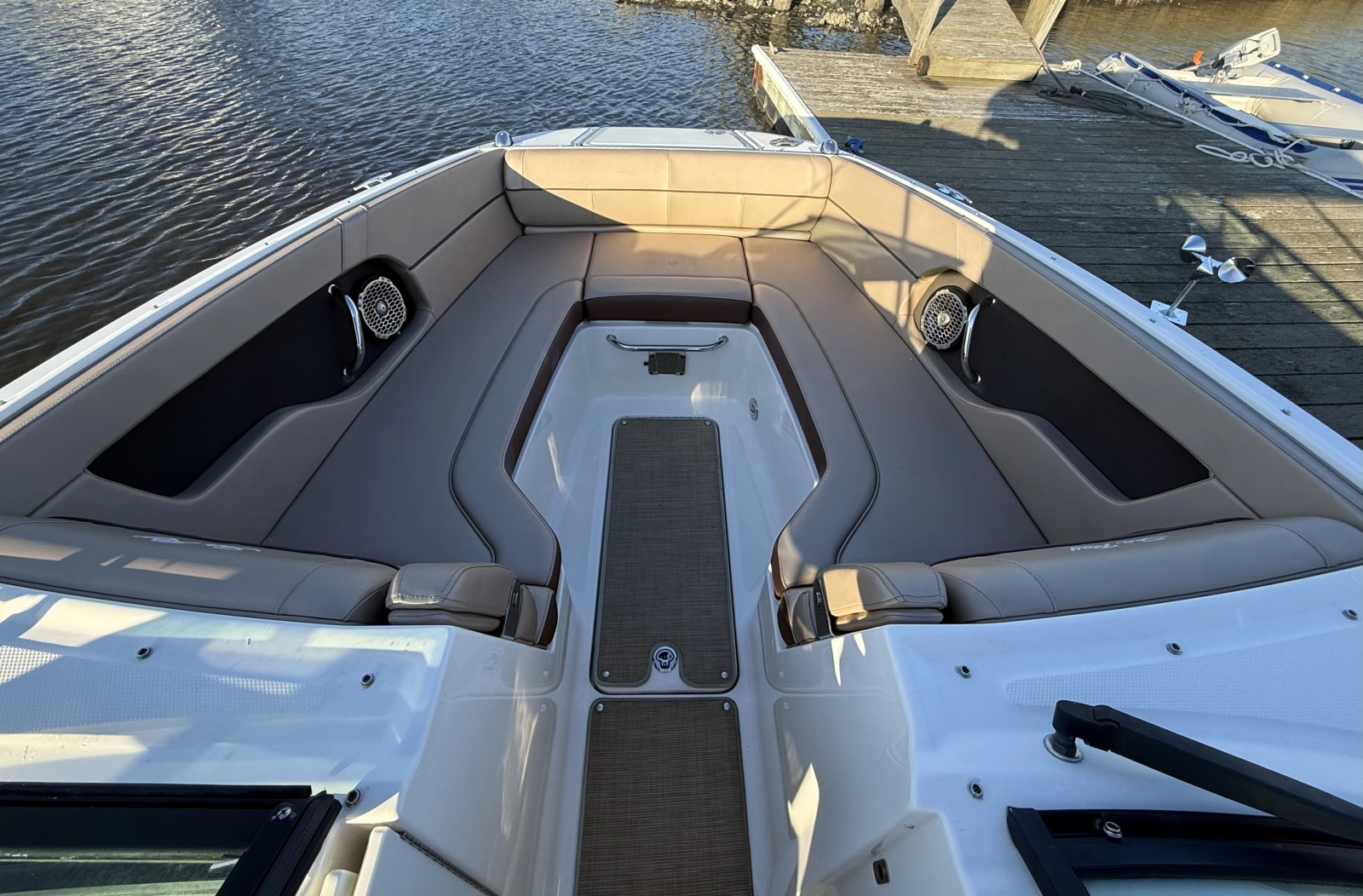 24ft Sea Ray Yacht For Sale