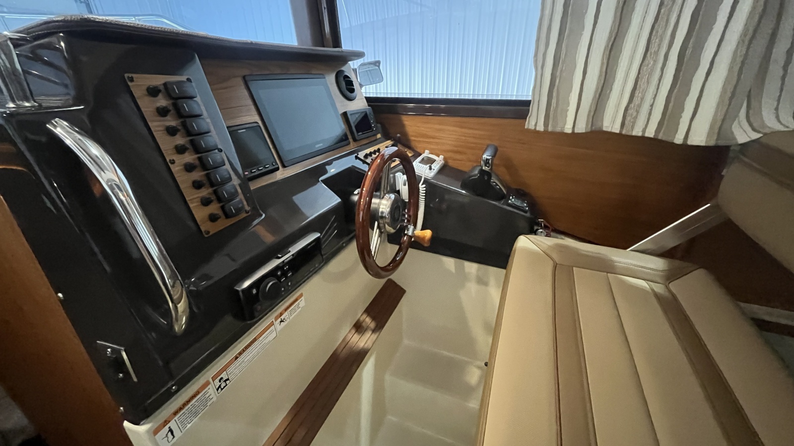 2022 Ranger Tugs R27