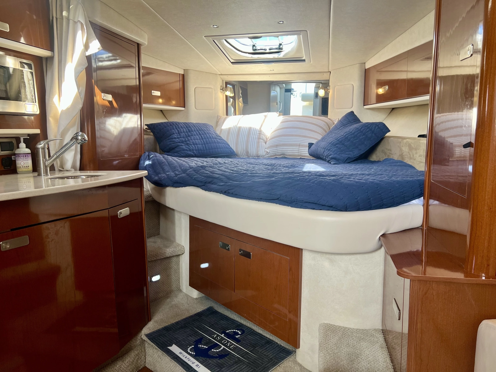 2010 Sea Ray 33 Sundancer