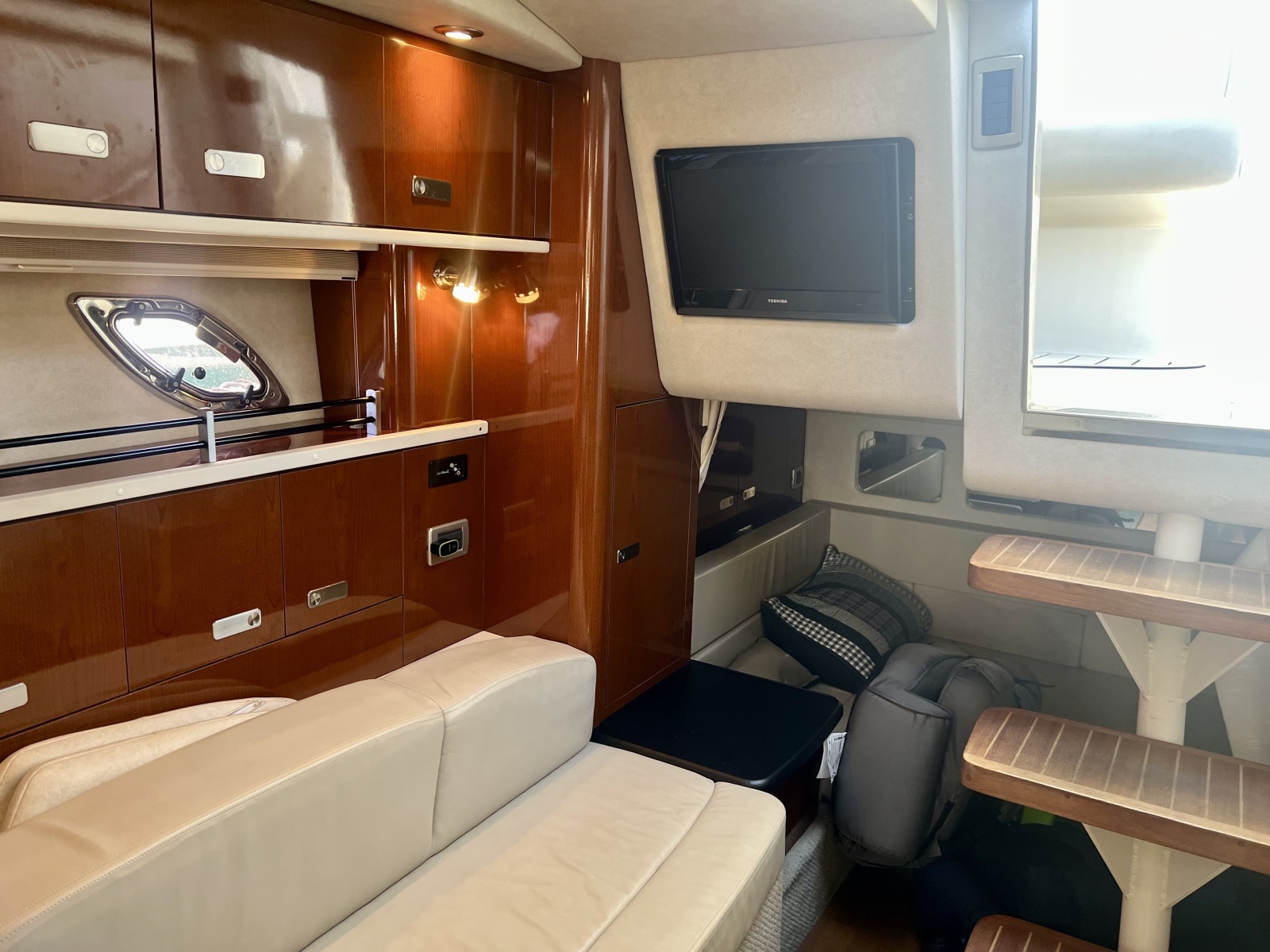 2010 Sea Ray 33 Sundancer