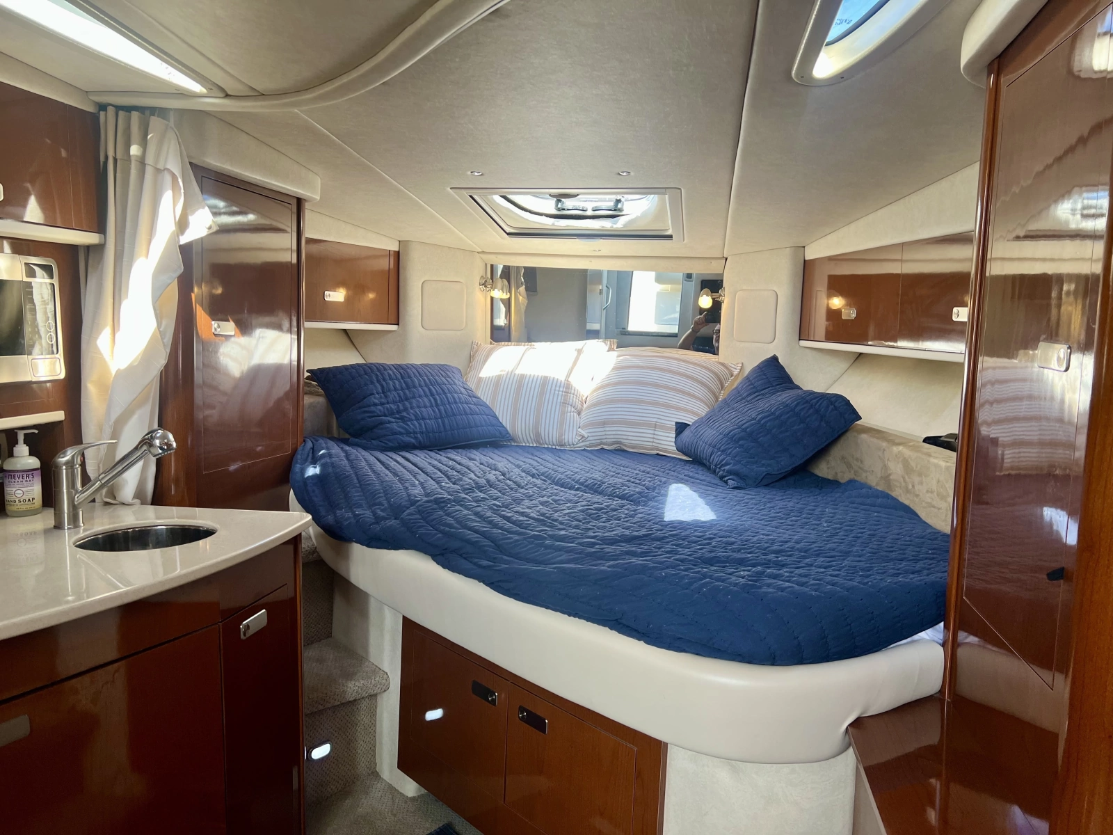 2010 Sea Ray 33 Sundancer