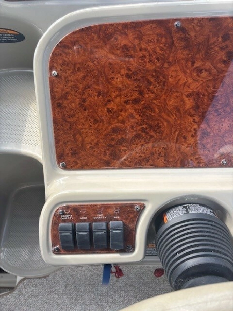 2000 Bayliner 3055 Ciera
