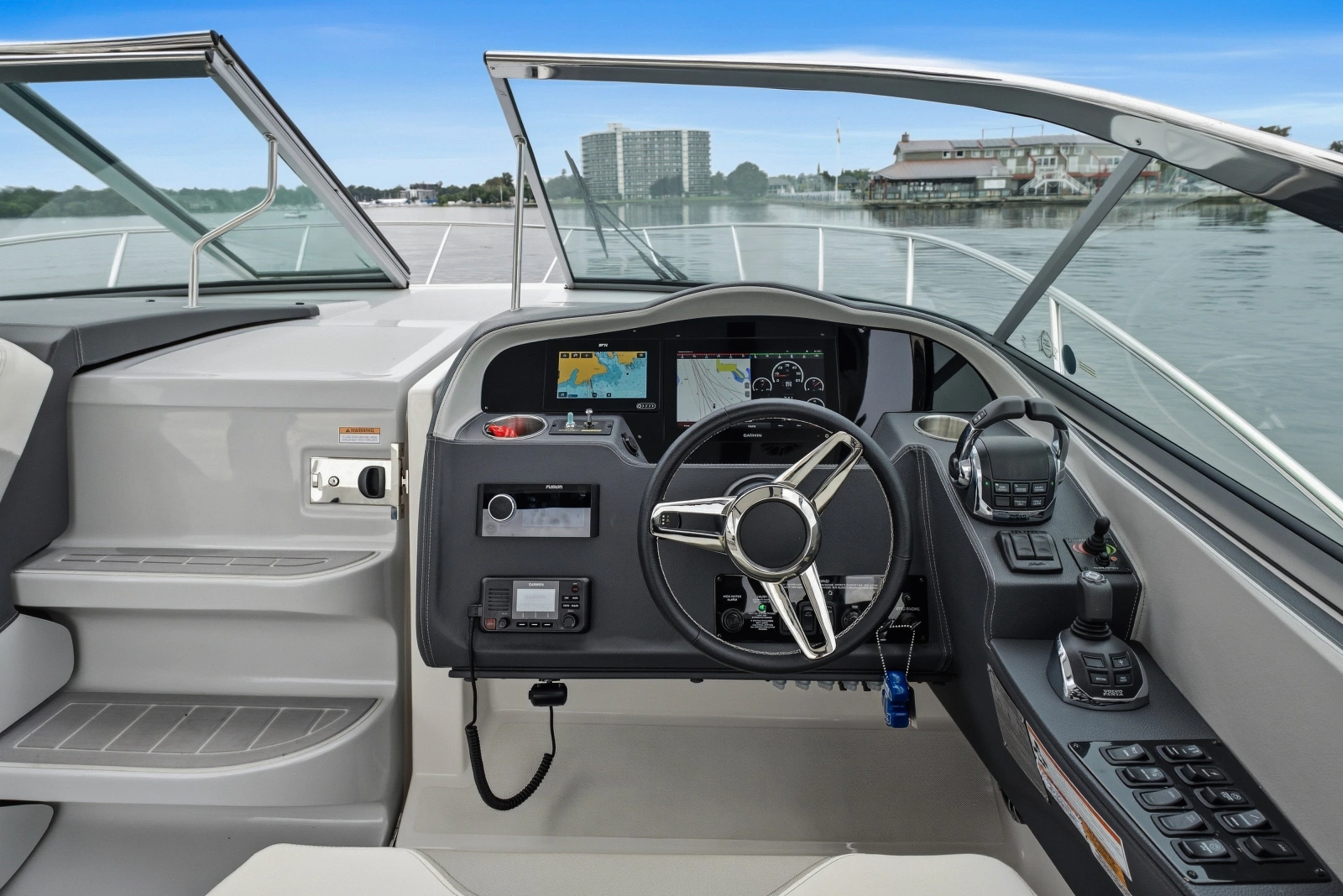 2021 Regal 33 Express