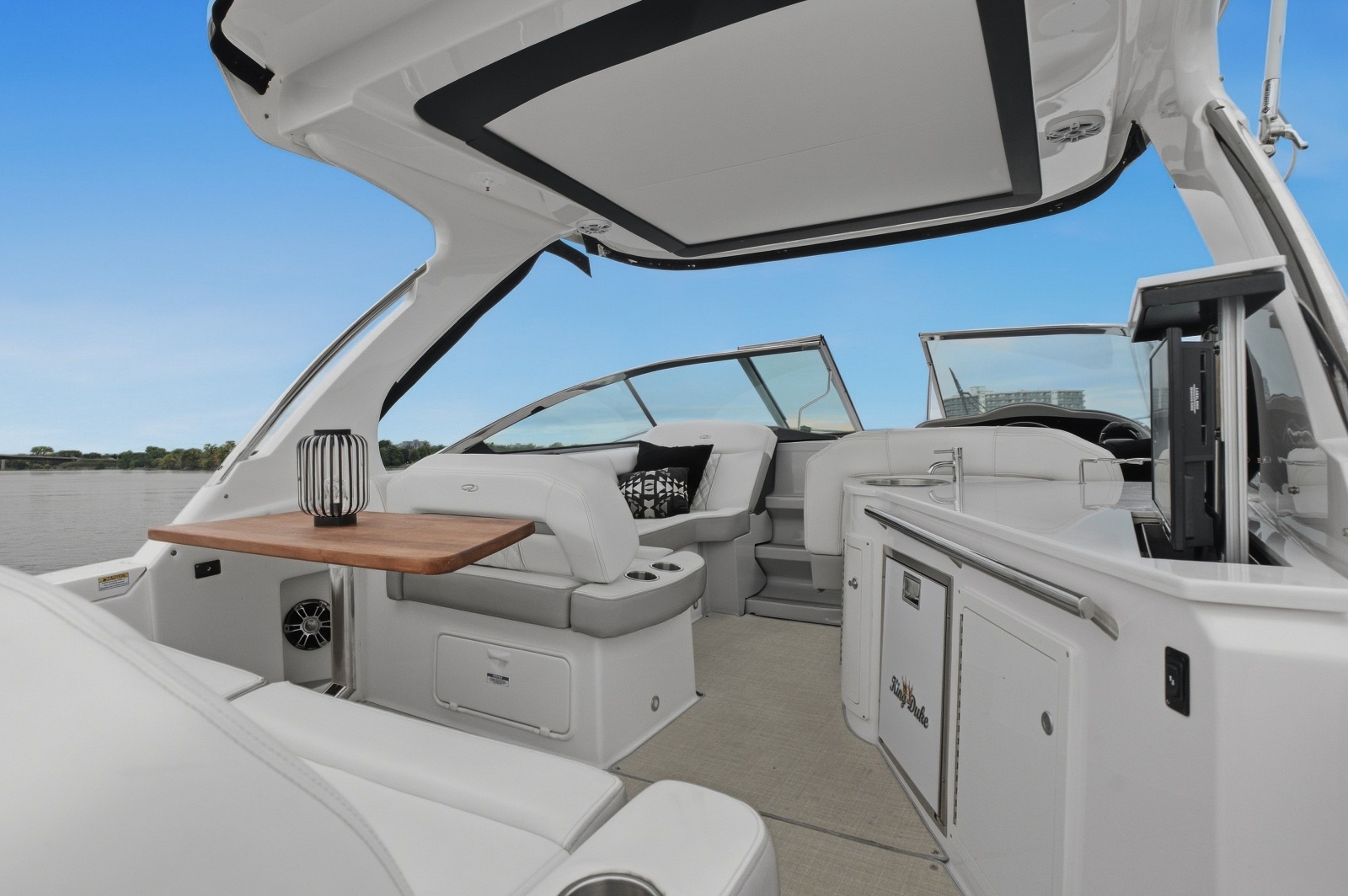 2021 Regal 33 Express