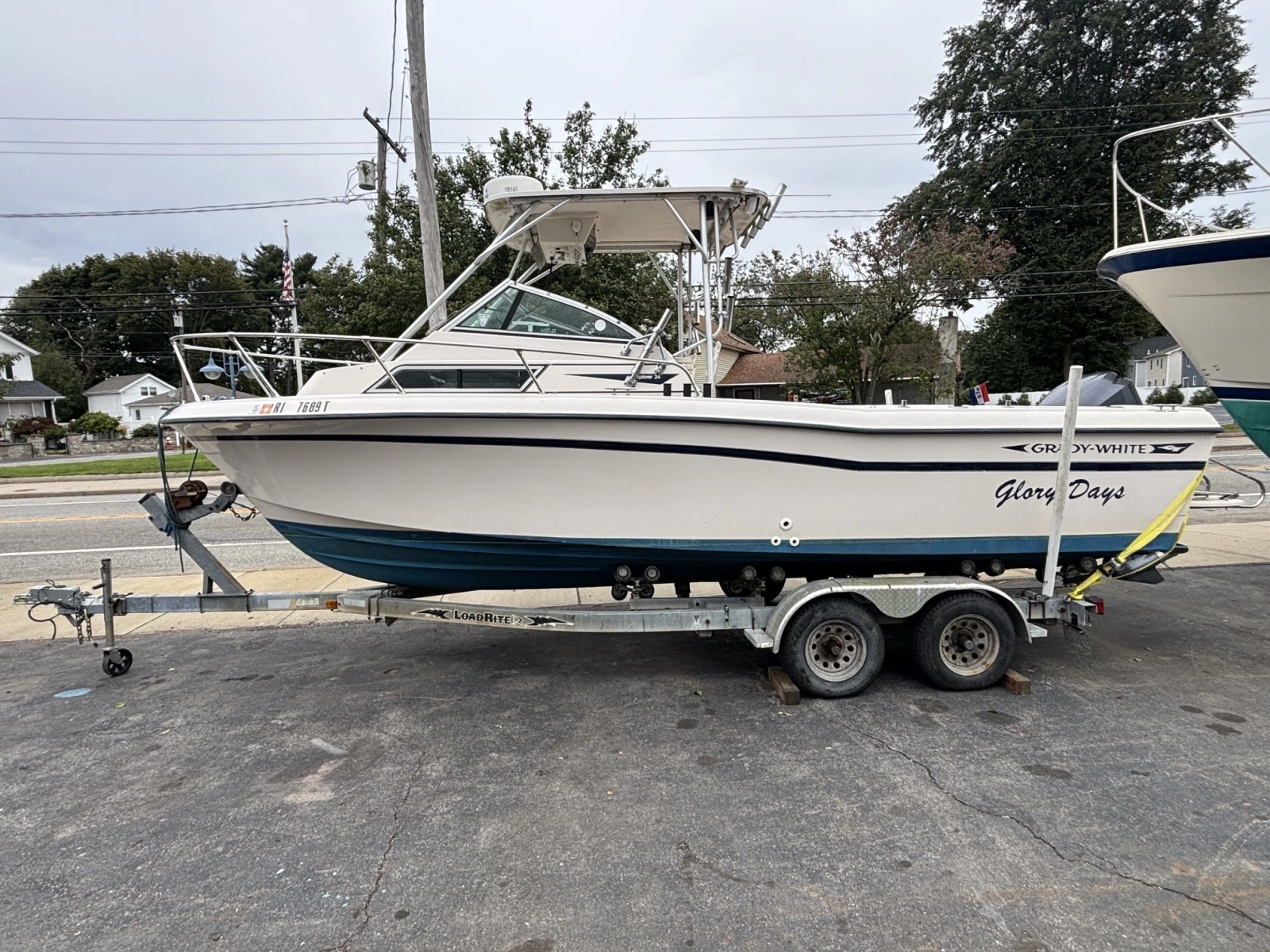 24ft Grady White Yacht For Sale
