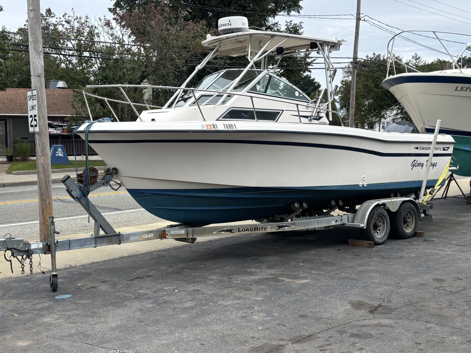 24ft Grady White Yacht For Sale