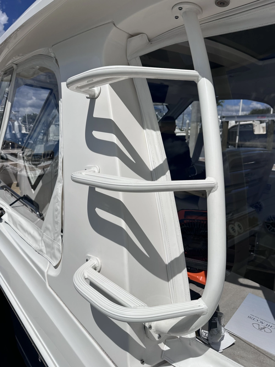 38ft Boston Whaler Yacht For Sale