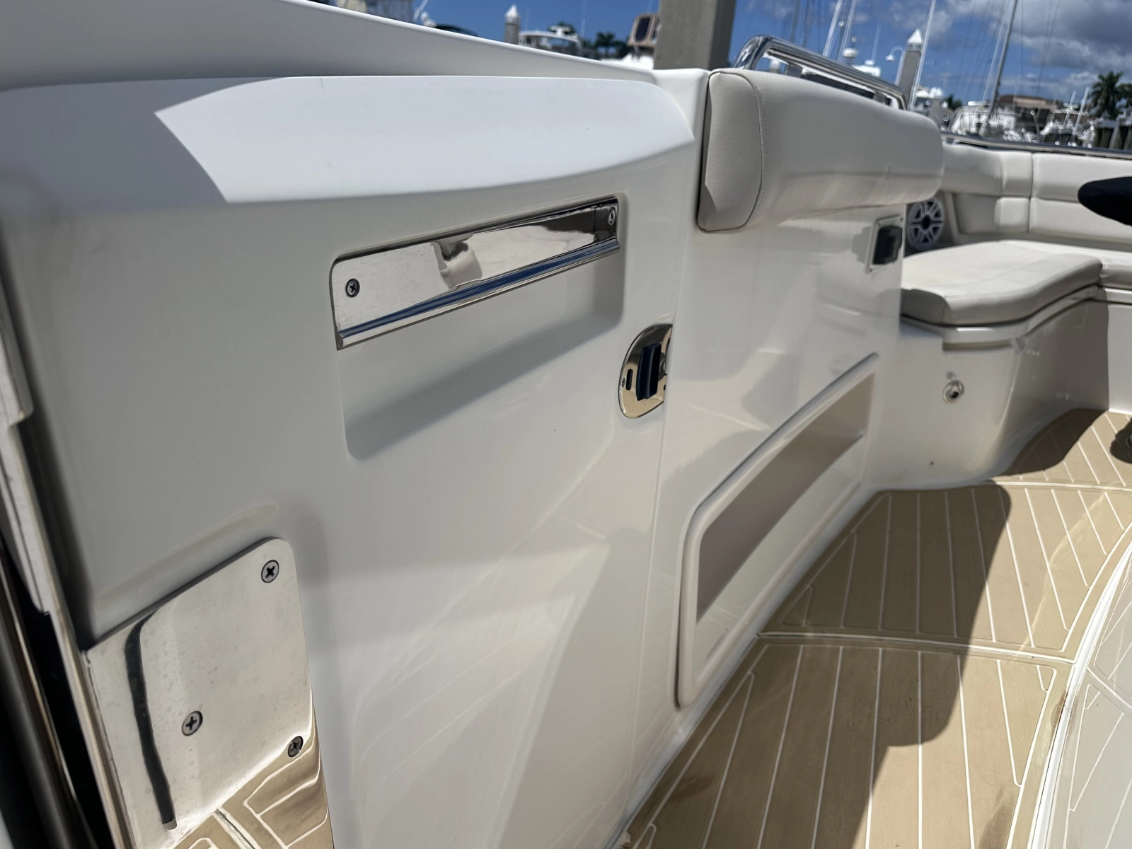 38ft Boston Whaler Yacht For Sale