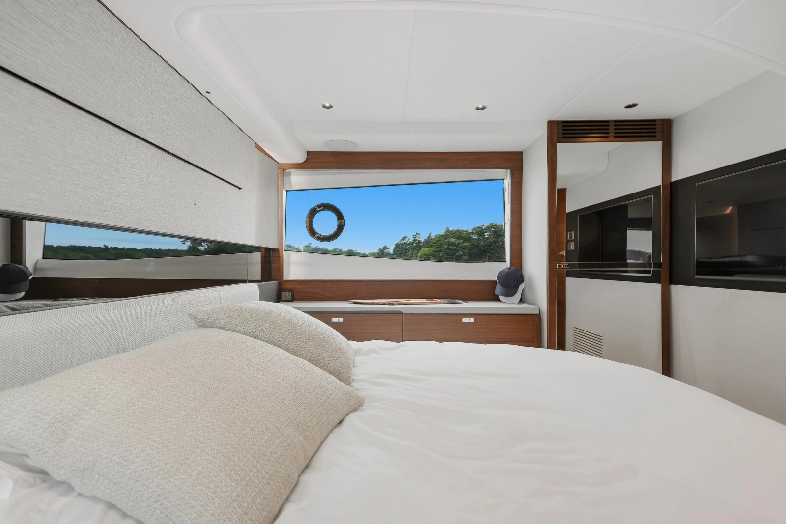 2023 Princess V50 Deck Saloon